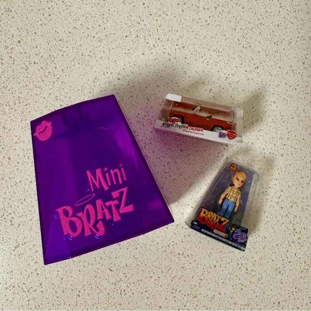 Mini Bratz Purple Case 2022 Boy and Cruiser I1